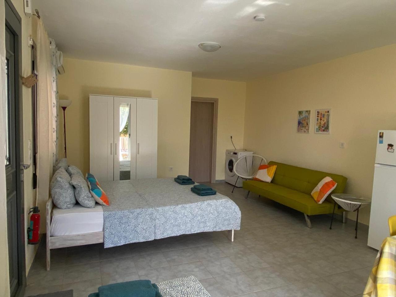 Lotus Sea View Apartments Ліксурі Екстер'єр фото